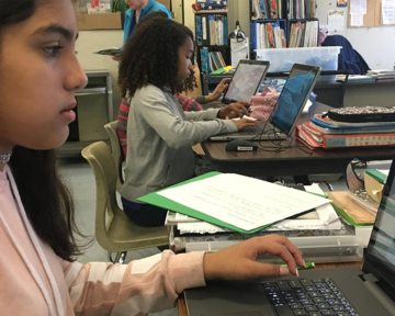 Students using WWT within LITU